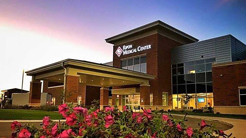 Ripon Medical Center Auxiliary hosts annual flower sale